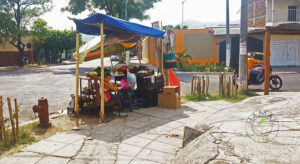 Salwador stragan uliczny. W takich miejscach można często kupić agaus frescas.